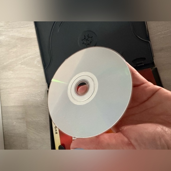 Ice Age and The Incredibles DVD Set of 2 - Picture 5 of 9